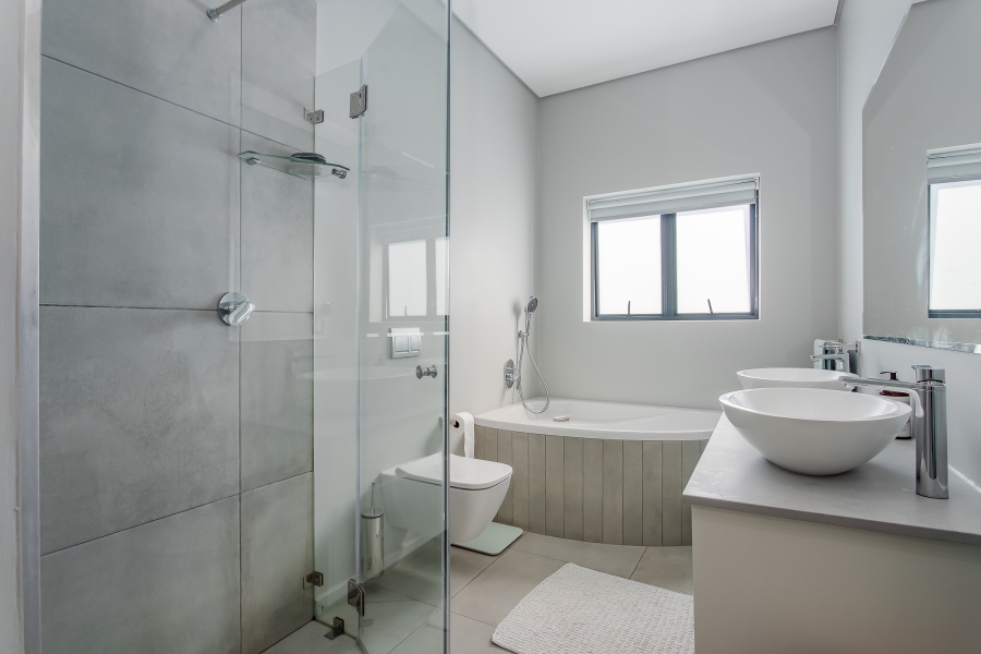4 Bedroom Property for Sale in Val De Vie Estate Western Cape